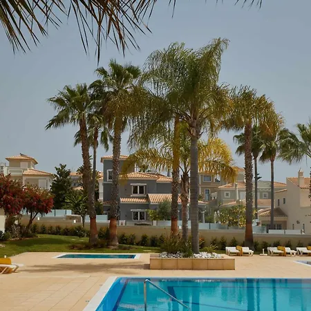 Casa Terra With Pool & Free Wifi アパート